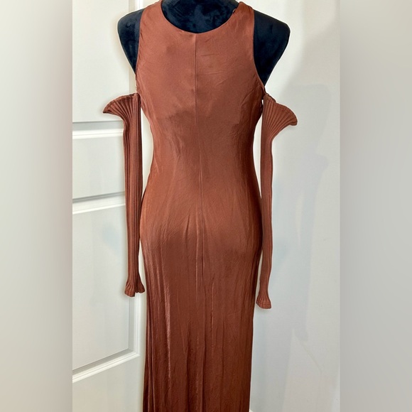 ZARA COMBINATION ARM WARMER
DRESS ✨EUC✨ 100% Viscose Main - Picture 11 of 16